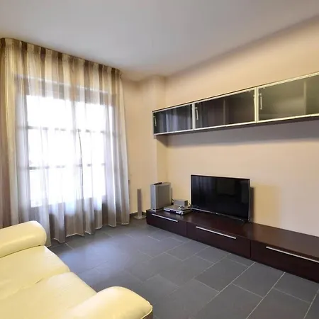 Spacious In With Terrace And Garden Apartment Vercelli