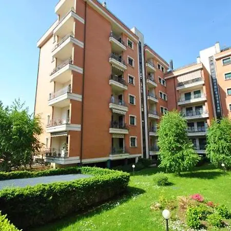 Spacious In With Terrace And Garden